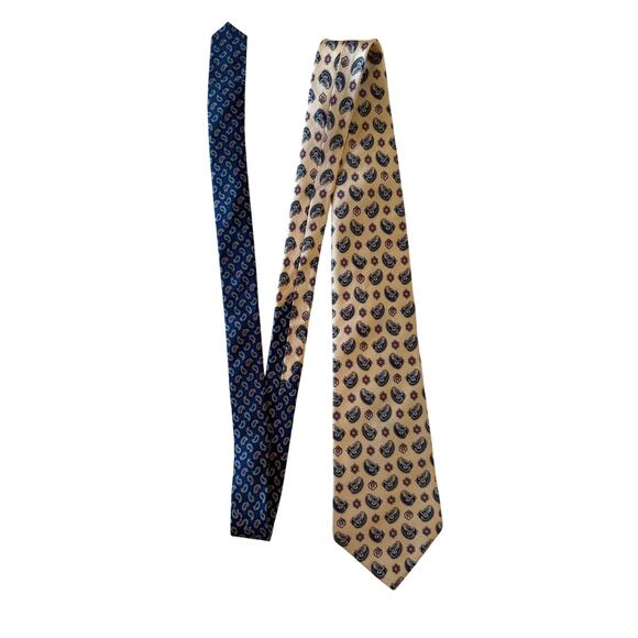 Vintage Tommy Hilfiger USA Made Gold and Navy Paisley Italian Silk Necktie - Picture 1 of 4